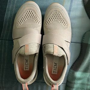 cycling shoes WITH clips
